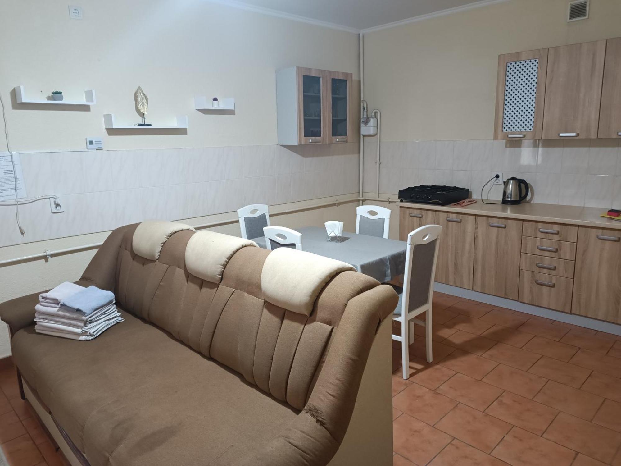 Apartments Domovik Parkaniya, 2A Munkács Szoba fotó