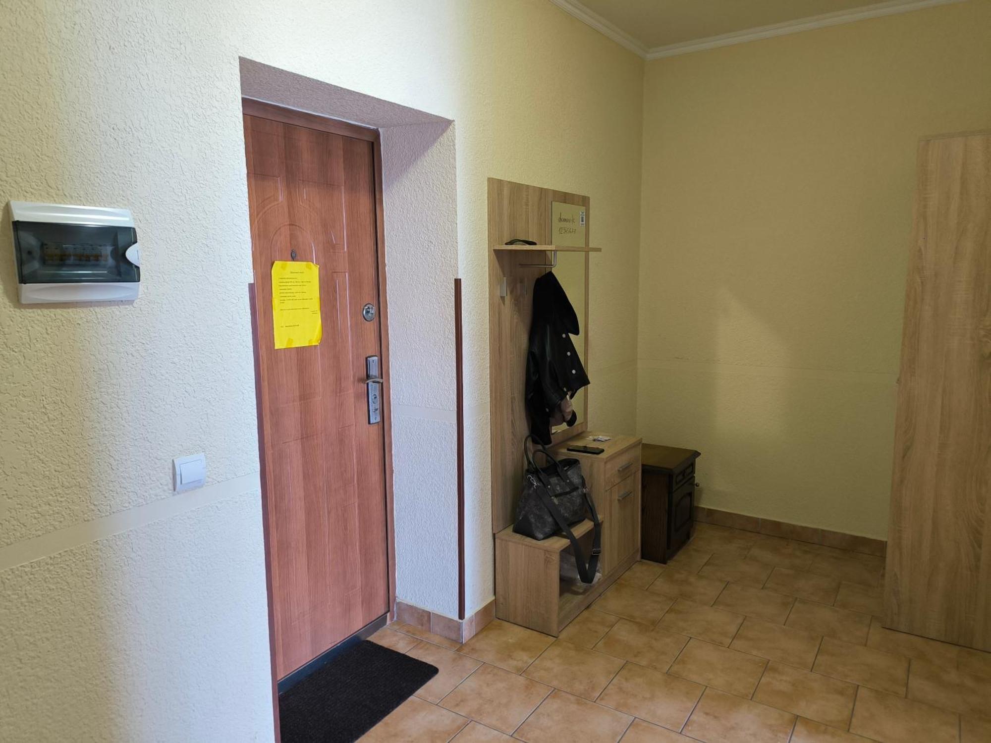 Apartments Domovik Parkaniya, 2A Munkács Szoba fotó
