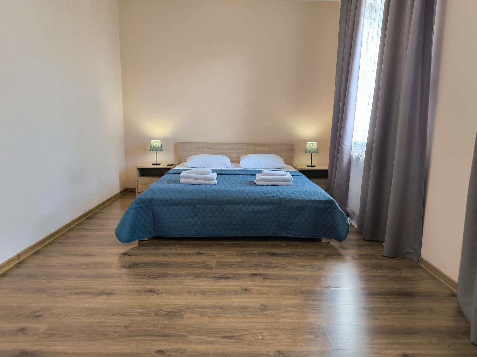 Apartments Domovik Parkaniya, 2A Munkács Kültér fotó