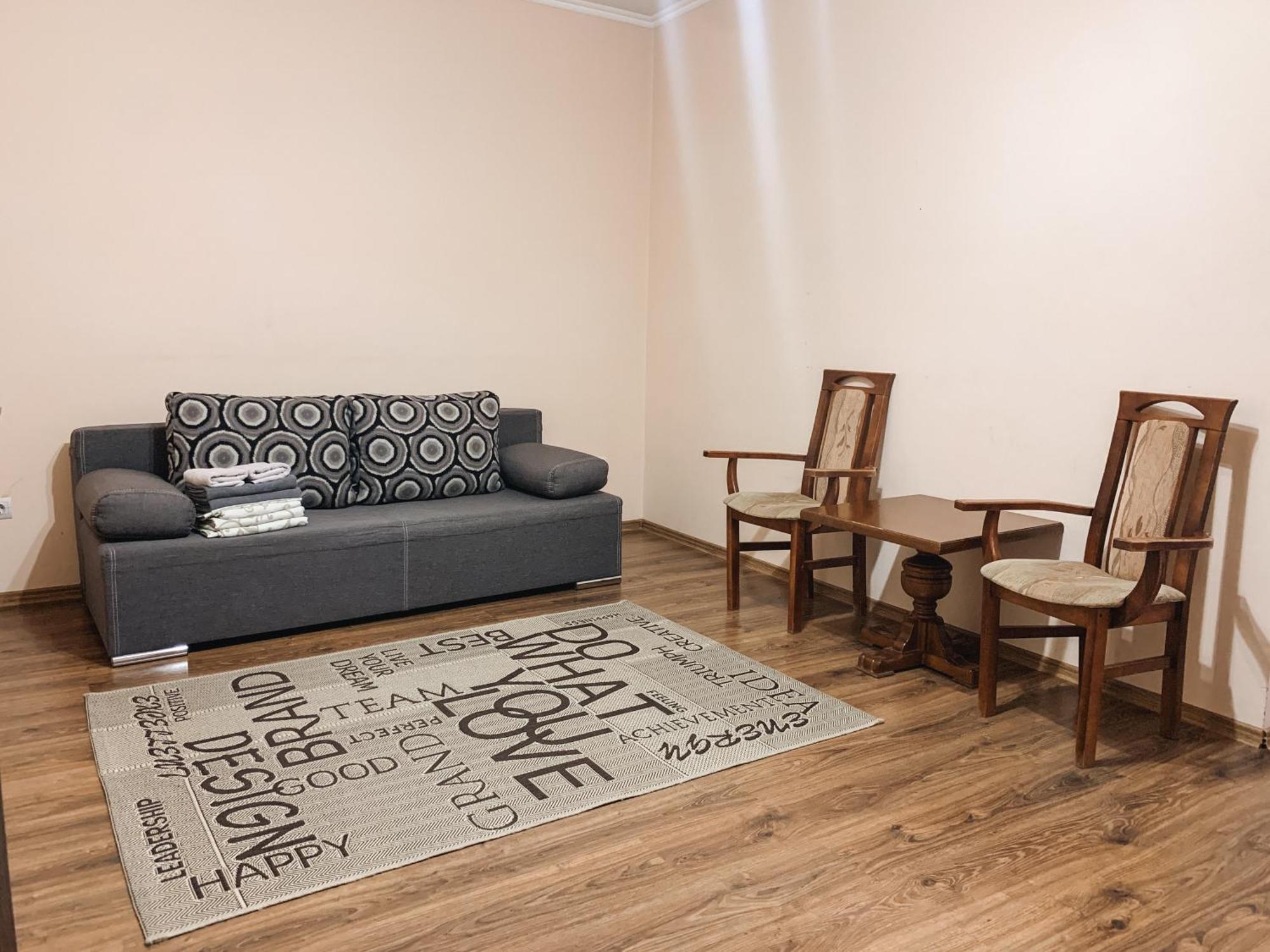 Apartments Domovik Parkaniya, 2A Munkács Kültér fotó