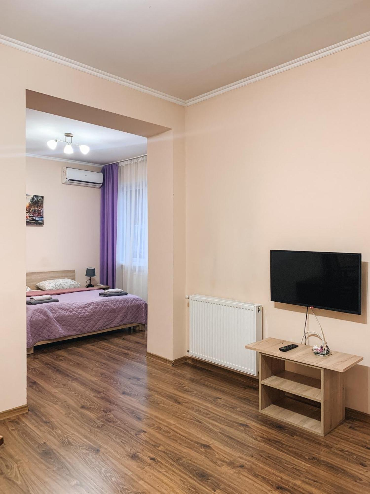 Apartments Domovik Parkaniya, 2A Munkács Kültér fotó