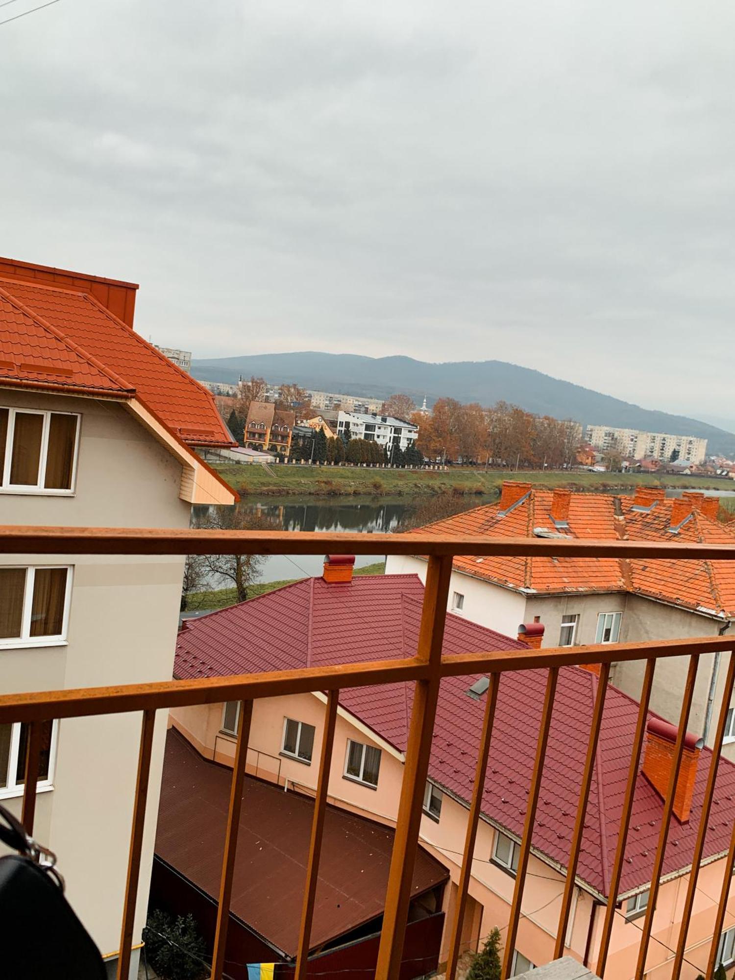 Apartments Domovik Parkaniya, 2A Munkács Kültér fotó