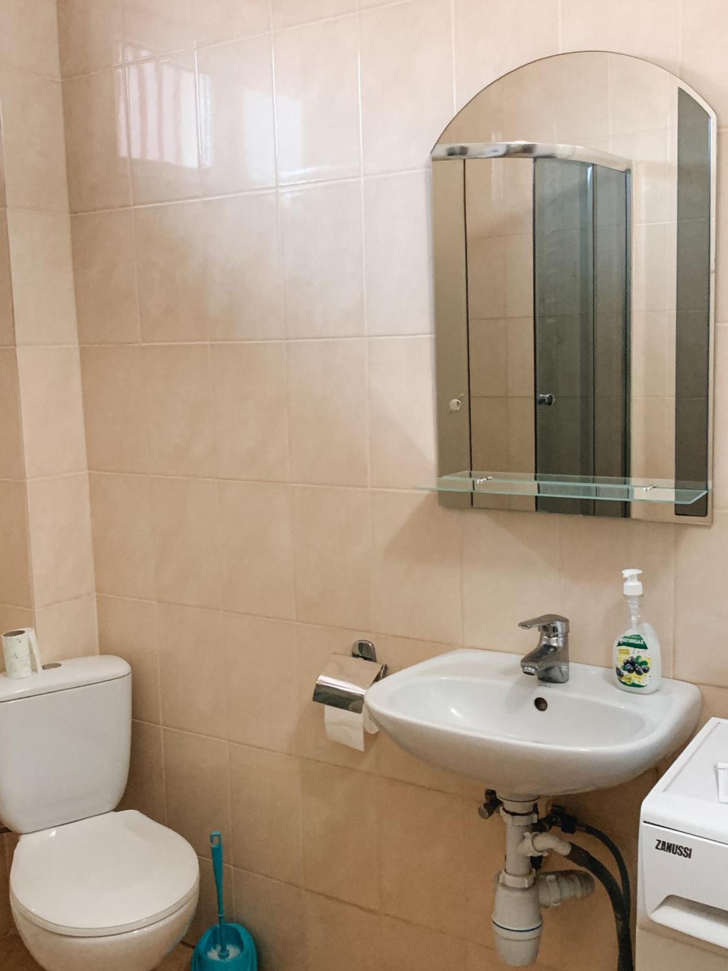 Apartments Domovik Parkaniya, 2A Munkács Kültér fotó