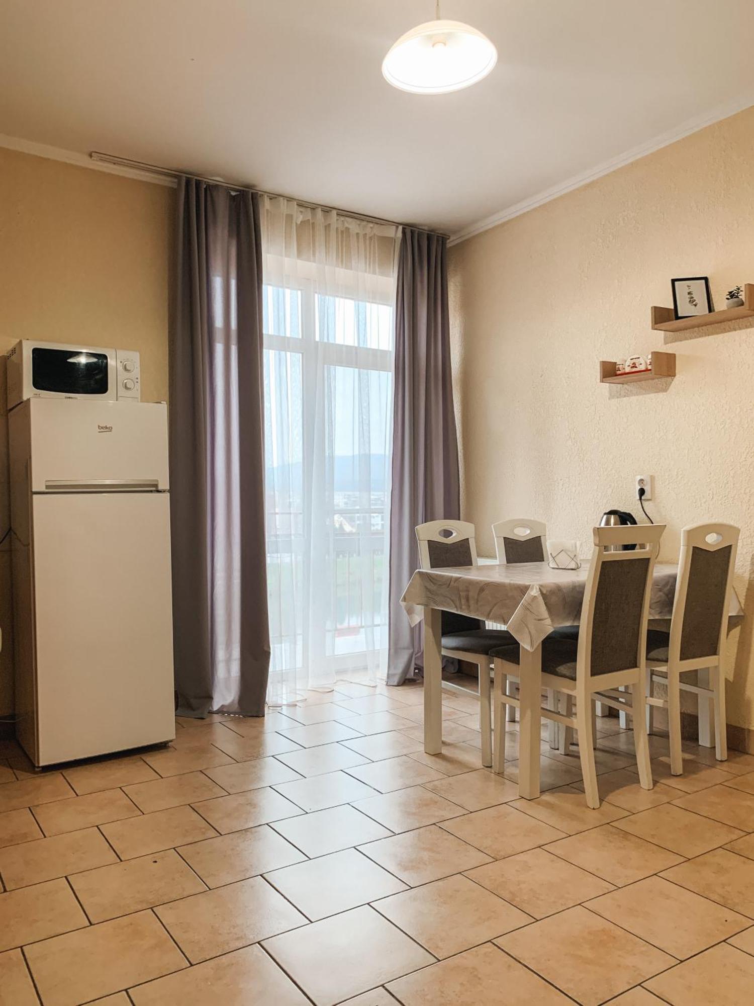 Apartments Domovik Parkaniya, 2A Munkács Kültér fotó