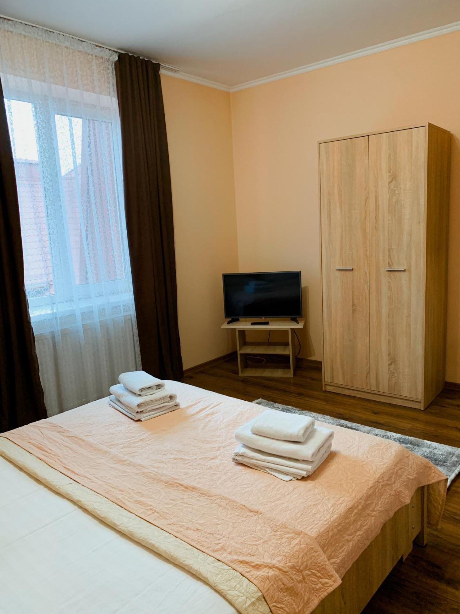 Apartments Domovik Parkaniya, 2A Munkács Kültér fotó