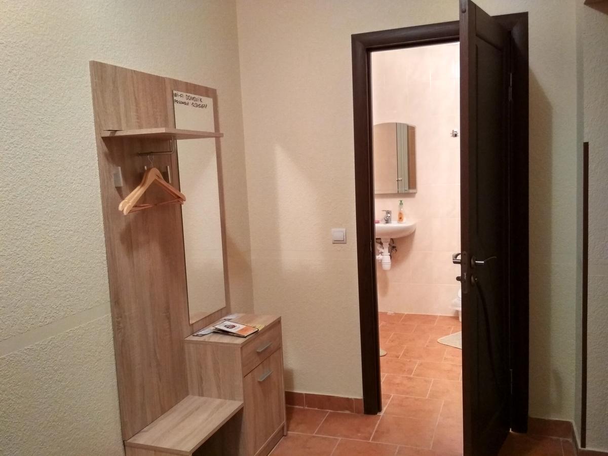 Apartments Domovik Parkaniya, 2A Munkács Kültér fotó